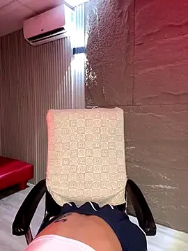 Freechat KaitlynLoveCam on StripChat