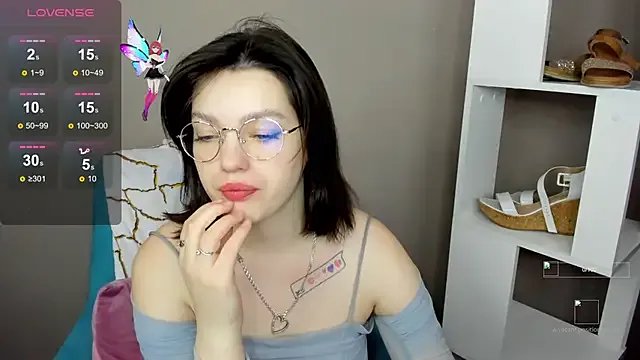 Freechat Karina_Kellyy on StripChat