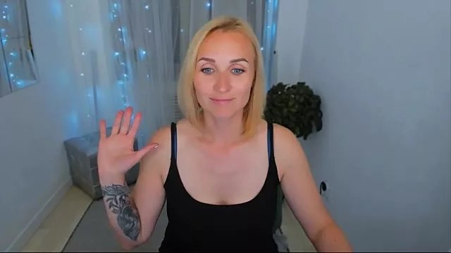 Freechat Karinella_x on StripChat