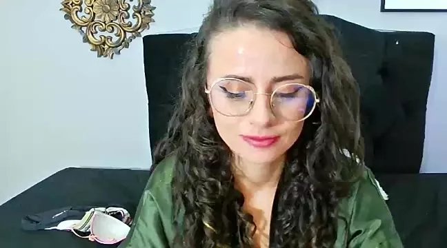 Freechat kassandra_james on StripChat