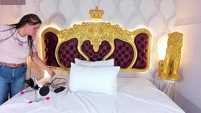 Freechat KendralHolson on StripChat