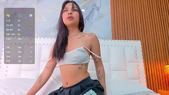 Freechat kinkylittlegirll on StripChat