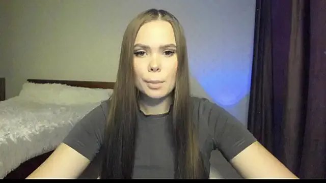 Freechat Kira_love_81 on StripChat