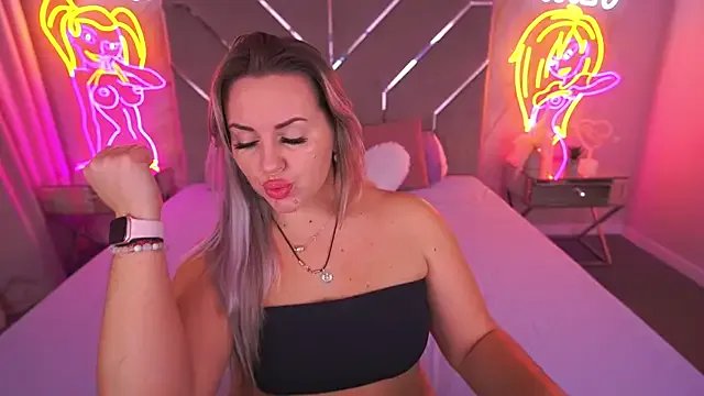 Freechat KiraCandyS on StripChat