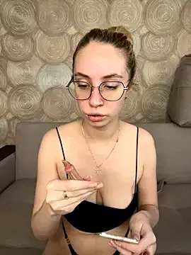 Private Kitty_Katrine on StripChat
