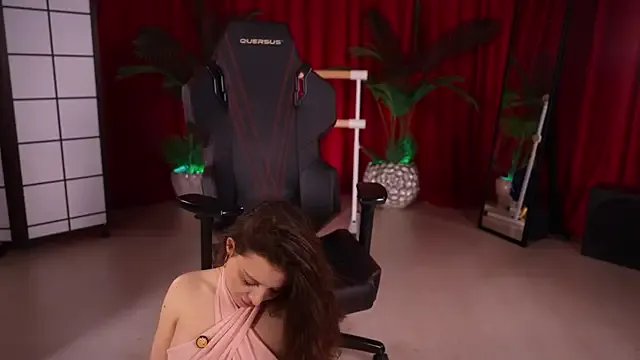 Freechat KittyCaitlin on StripChat