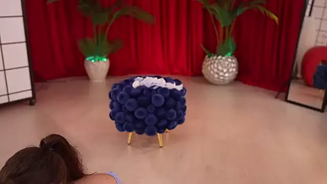 Freechat KittyCaitlin on StripChat