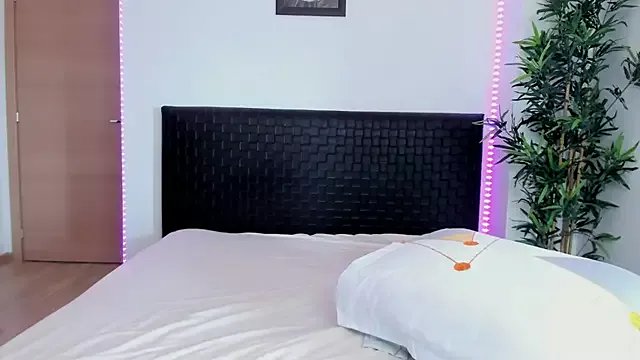 Freechat KlaraHope on StripChat