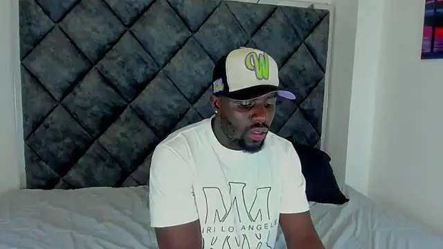 Freechat Latrellx7 on StripChat