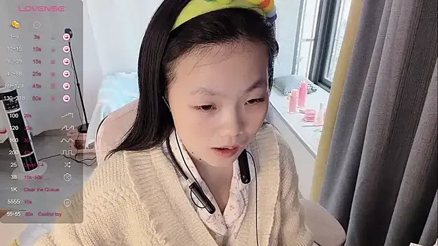 Freechat Lena-yyds on StripChat