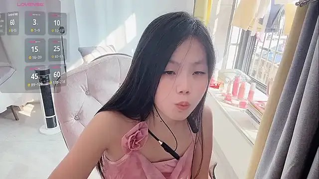 Freechat Lena-yyds on StripChat