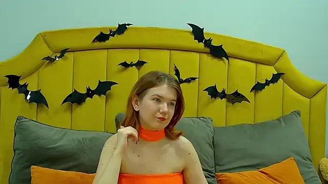 Freechat LessySmith on StripChat