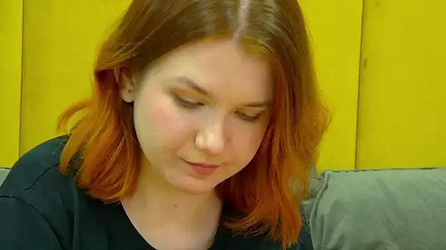 Freechat LessySmith on StripChat