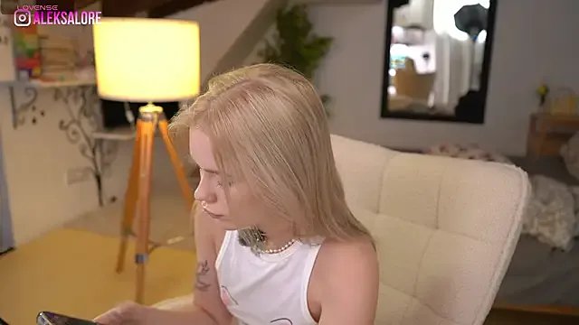 LexieLoree on StripChat