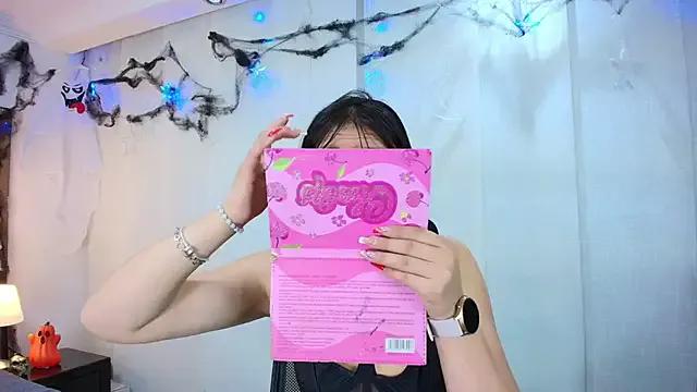 Freechat lina_bedoya_ on StripChat