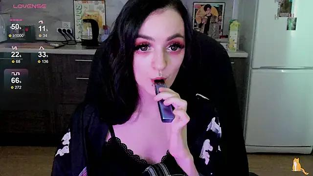 Freechat linaa__tyaan on StripChat