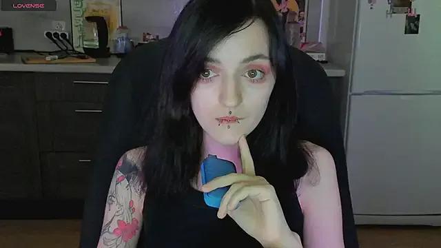 Freechat linaa__tyaan on StripChat