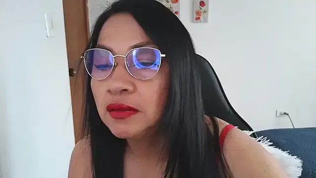 Freechat LissafeetHott on StripChat