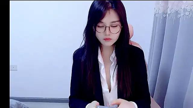 Little-sweet on StripChat 