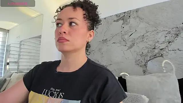 LIZ_HOLMES — playing niples