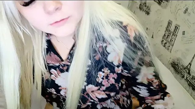 Freechat lovely-eyes on StripChat