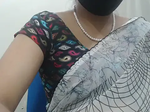 Lovely_Siri_23