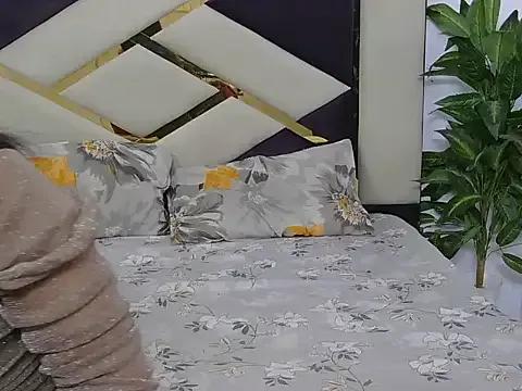 Freechat Lovelyy-couple on StripChat