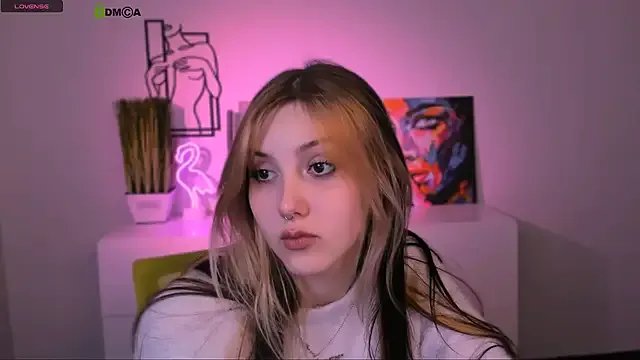 Freechat luna_tin on StripChat