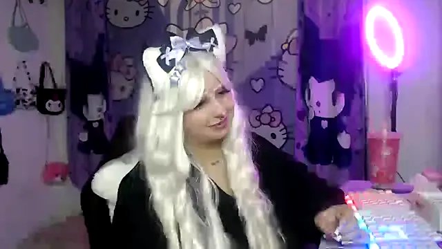 lussyevans24 on StripChat 