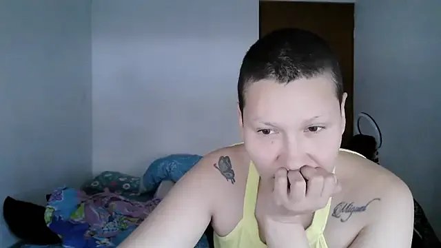 Freechat luxandracon23 on StripChat