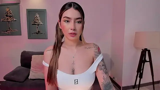 Freechat MaddisonCollins on StripChat