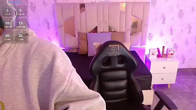 Freechat MARIANA_TAY1 on StripChat