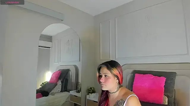 Freechat Maristxxr on StripChat