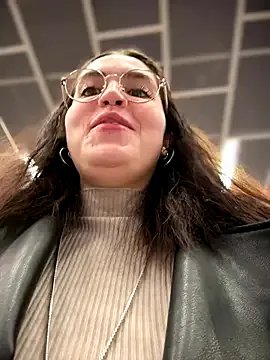 Freechat meow_girl on StripChat