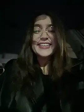 Freechat meow_girl on StripChat