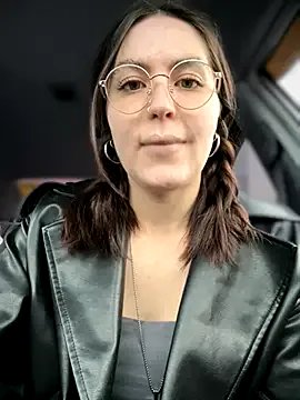 Freechat meow_girl on StripChat