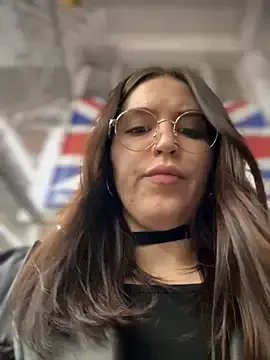 Freechat meow_girl on StripChat