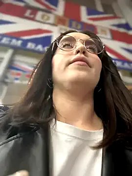 Freechat meow_girl on StripChat