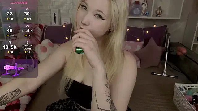 Freechat MeowkaKitty on StripChat