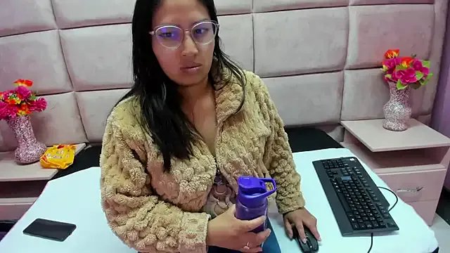 Miaa_Smiith_ on StripChat 