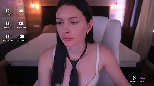 MilaSecrett on StripChat