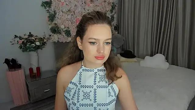 Freechat MiracleCurly on StripChat