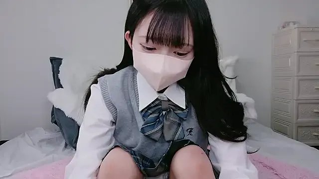 Group Mirai_oO16Oo on StripChat