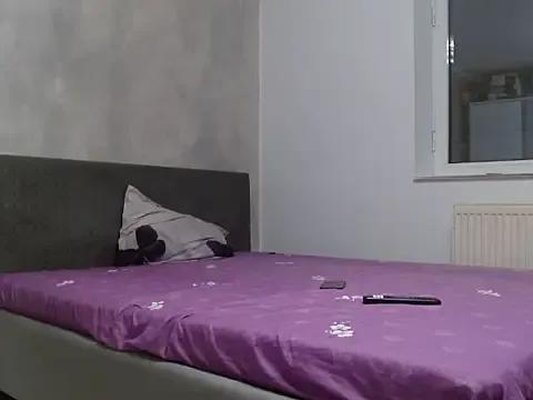 MissHerra2 on StripChat 