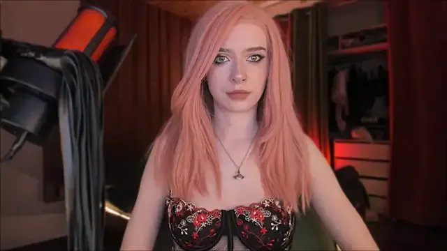 Freechat Mistress_Iris on StripChat