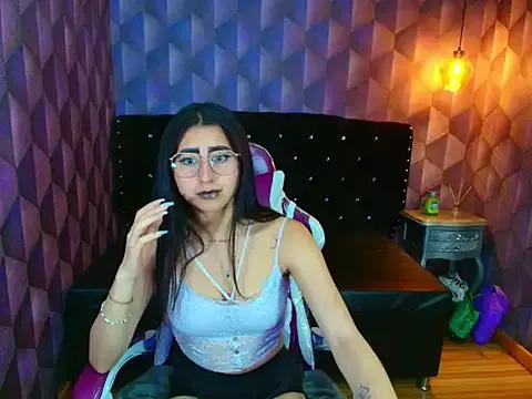 Freechat Nanisshawna on StripChat