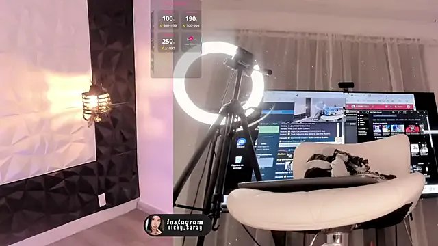 Freechat nickky__ on StripChat