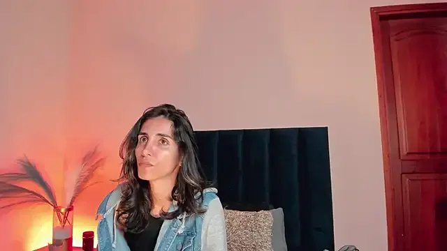 Freechat Nina_Cavaali on StripChat