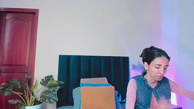 Freechat Nina_Cavaali on StripChat