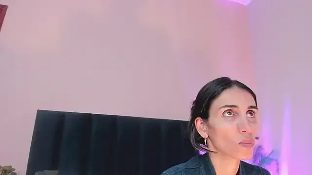 Freechat Nina_Cavaali on StripChat